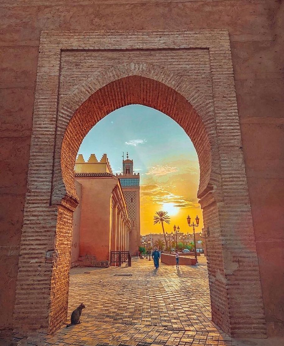 Day 1: Marrakech — Tizi N’Tichka Pass — Ait Benhaddou — Ouarzazate — Kelaa M’gouna